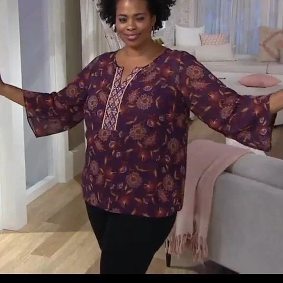 Belle by Kim Gravel Flutter Sleeve Floral Blouse - Size 3X - Picture 15 of 15